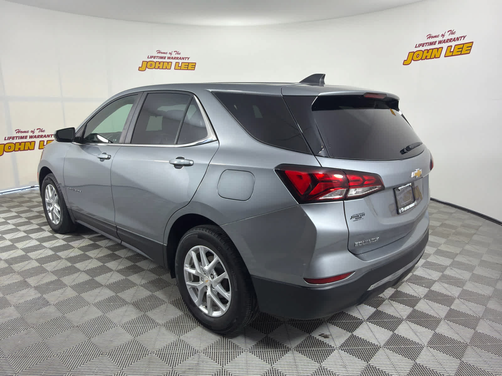 Used 2023 Chevrolet Equinox LT FWD image 3