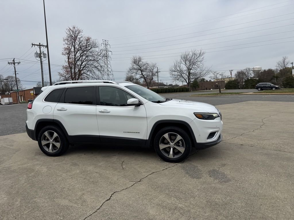Used 2021 Jeep Cherokee Limited image 3