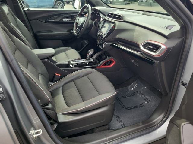Used 2023 Chevrolet TrailBlazer RS w/ Sun and Liftgate Package FWD image 17