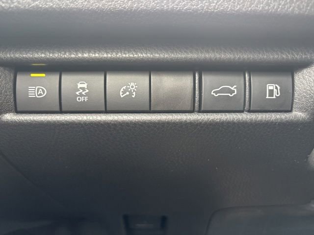 Used 2025 Toyota Camry LE AWD/4WD image 15