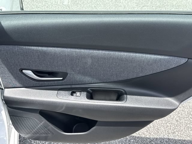 Certified 2025 Hyundai Elantra Limited FWD image 16