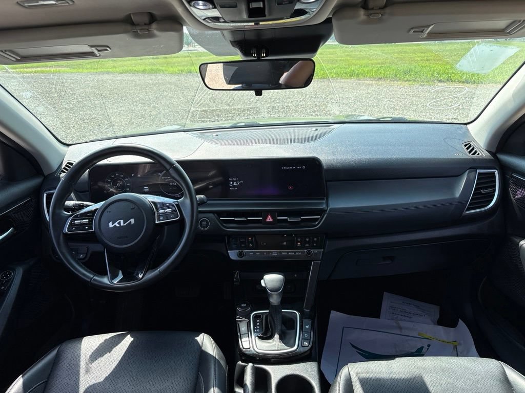 Used 2025 Kia Seltos EX w/ EX Sunroof Package FWD image 18