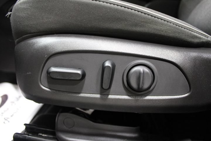 Used 2022 Chevrolet TrailBlazer LT AWD/4WD image 19