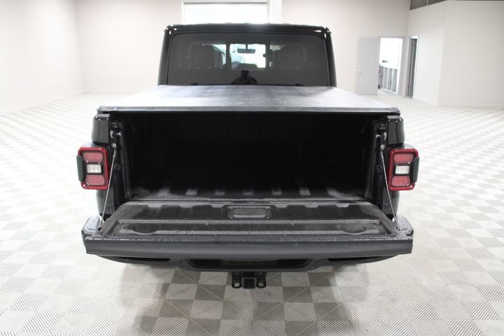 Used 2023 Jeep Gladiator Overland AWD/4WD image 13