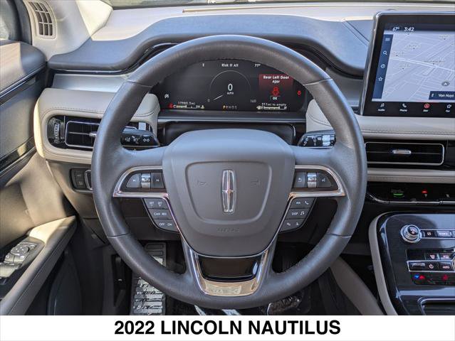 Certified 2022 Lincoln Nautilus AWD w/ Premium Package image 13