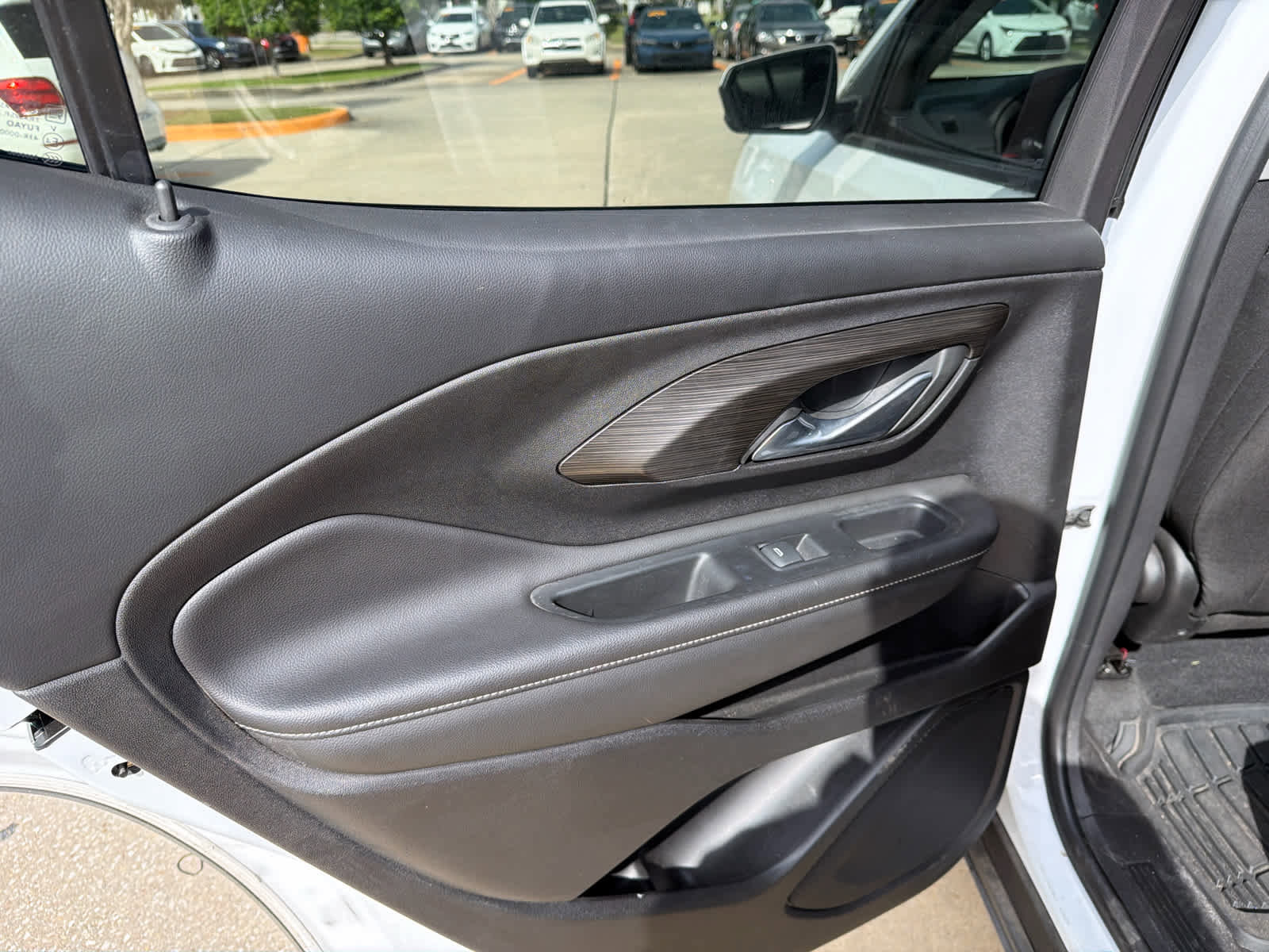 Used 2024 GMC Terrain SLE FWD image 35