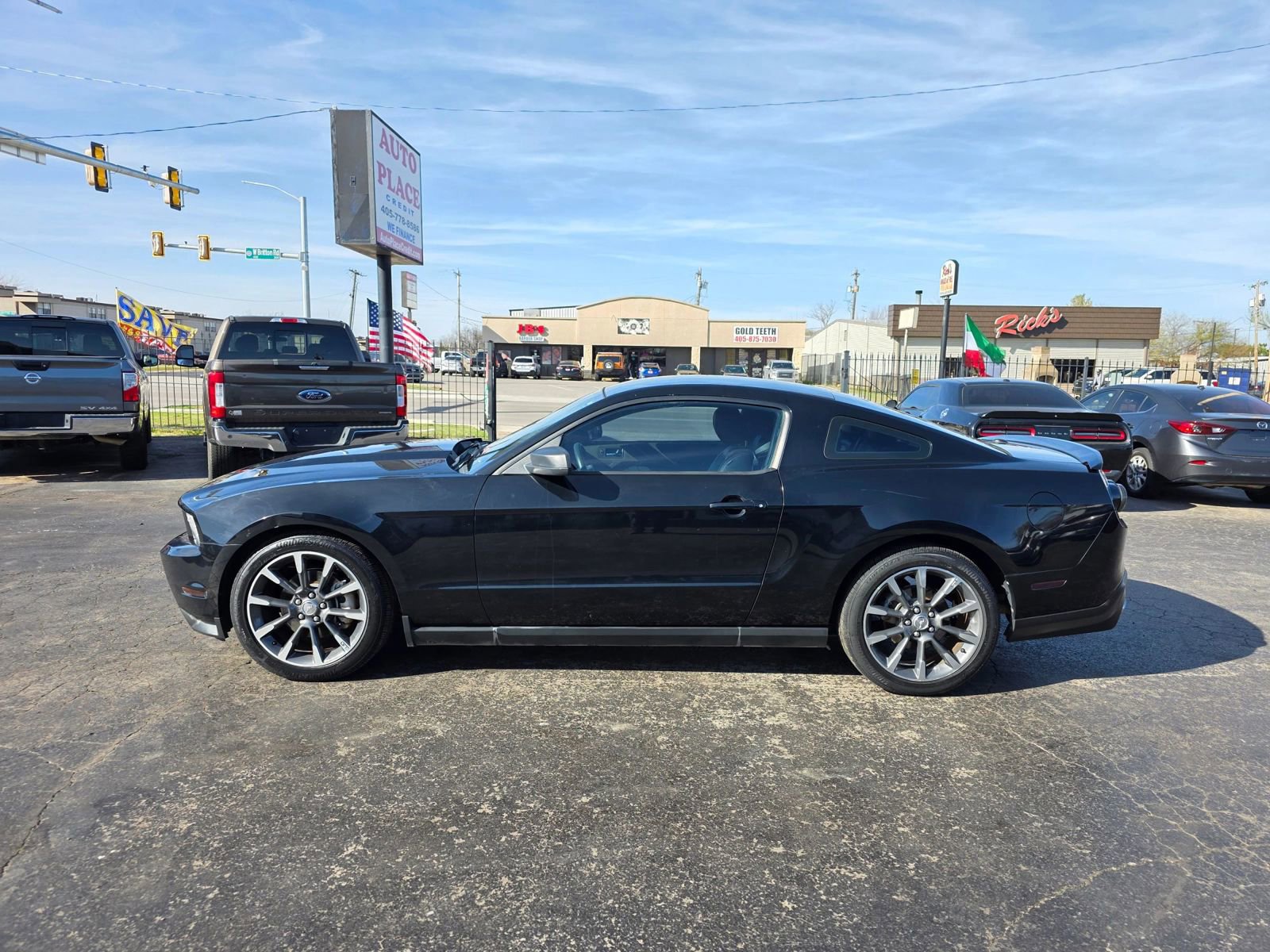 Used 2012 Ford Mustang Premium RWD image 19