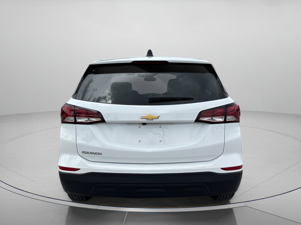 Used 2024 Chevrolet Equinox LS w/ LS Convenience Package FWD image 4