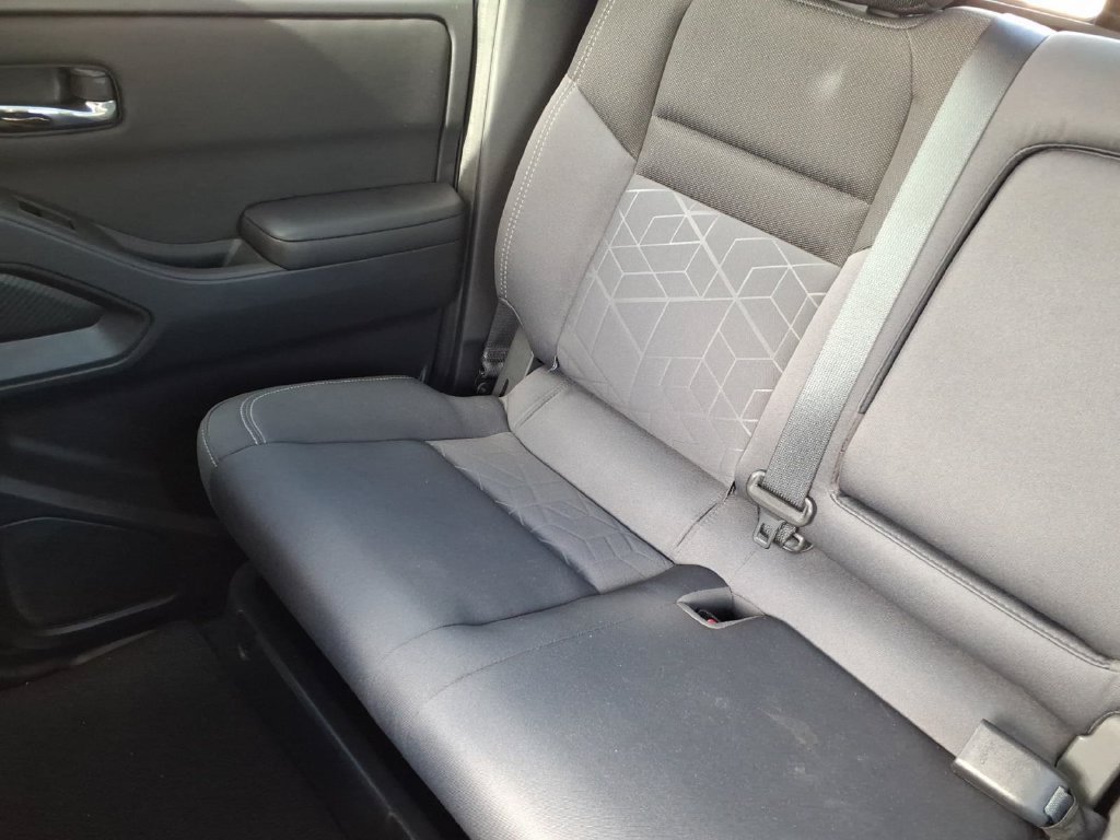 Used 2025 Nissan Frontier SV RWD image 16