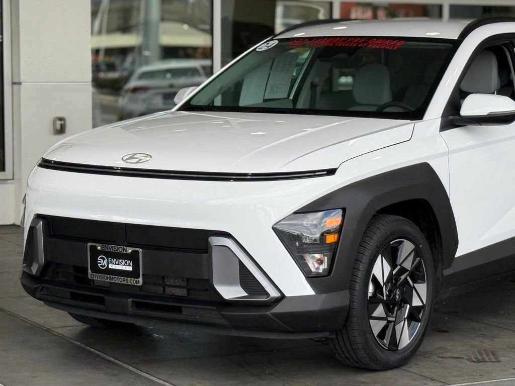 Used 2024 Hyundai Kona SEL image 3