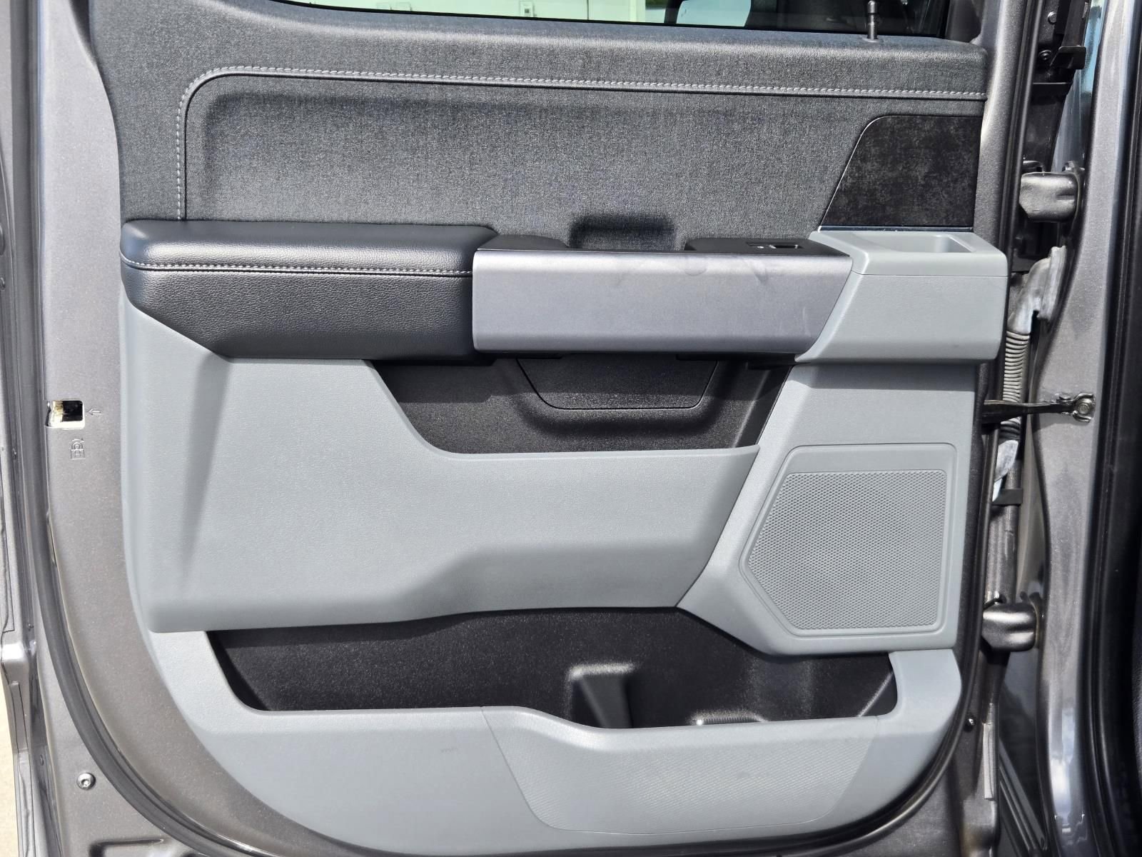 Used 2023 Ford F150 Lightning XLT image 27