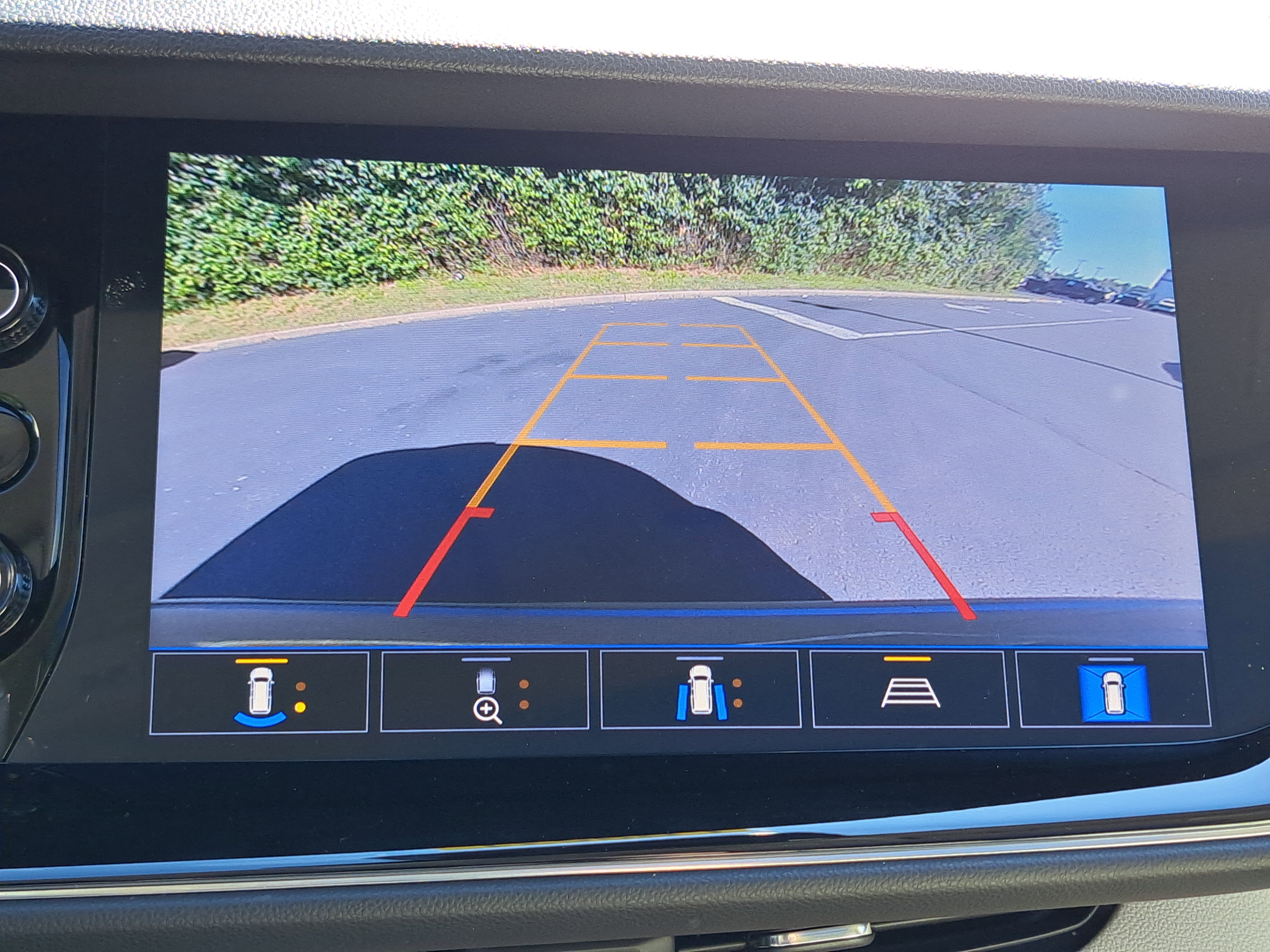 Used 2021 Buick Envision Avenir image 18