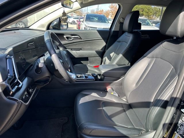 Used 2025 Kia Sportage EX image 12