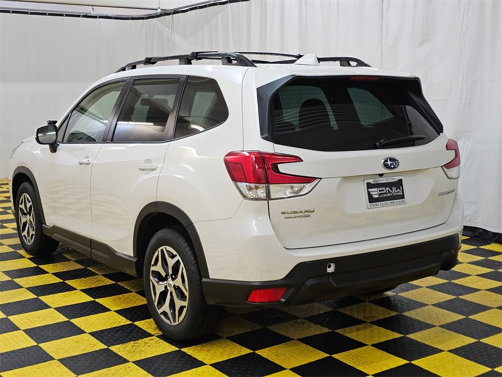 Used 2023 Subaru Forester Premium image 5