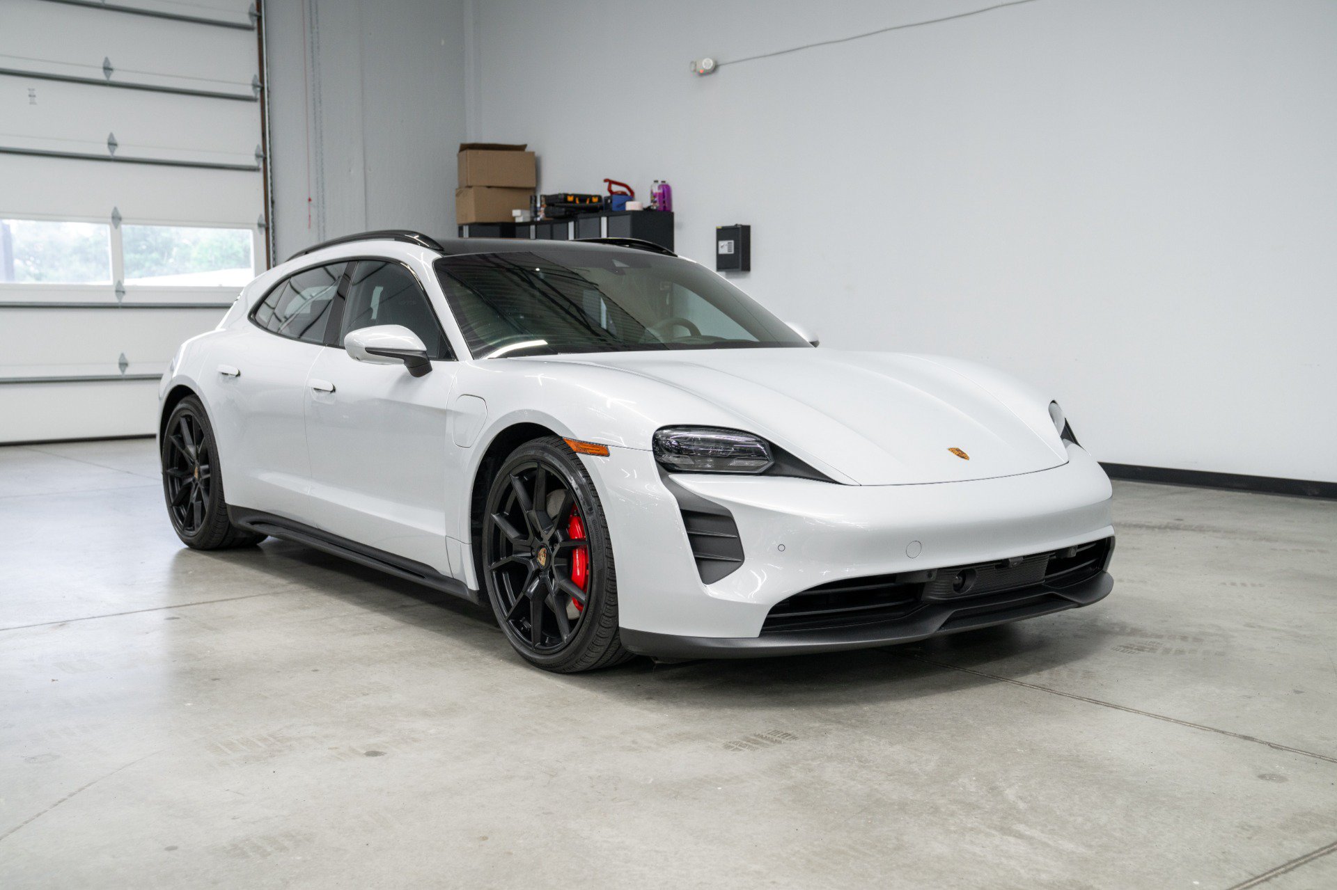 Used 2022 Porsche Taycan GTS AWD/4WD image 3