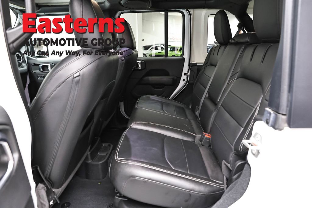 Used 2023 Jeep Wrangler Unlimited Sahara AWD/4WD image 22