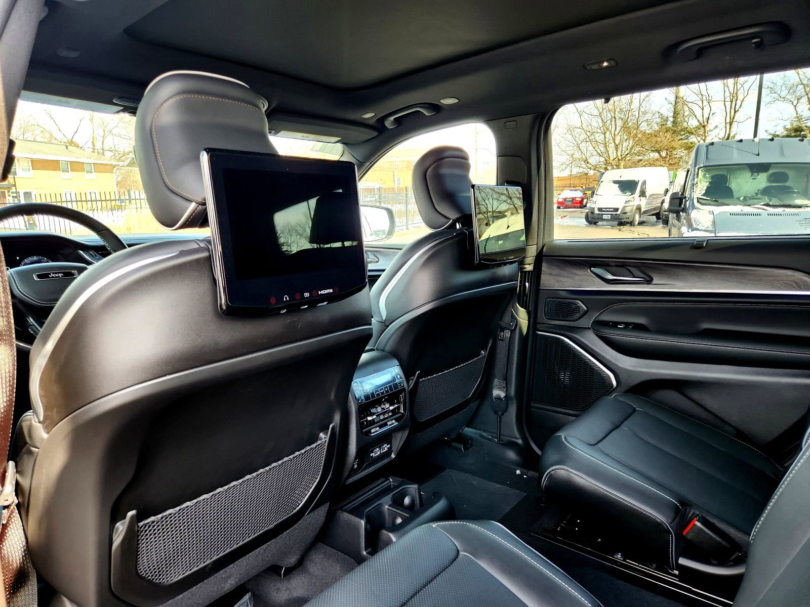 New 2025 Jeep Grand Cherokee L Overland w/ Luxury Tech Group IV image 19