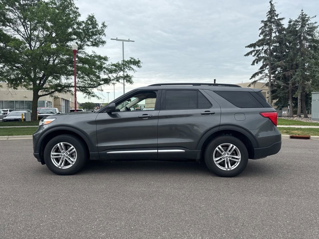 Used 2020 Ford Explorer XLT w/ Class III Trailer Tow Package AWD/4WD image 8