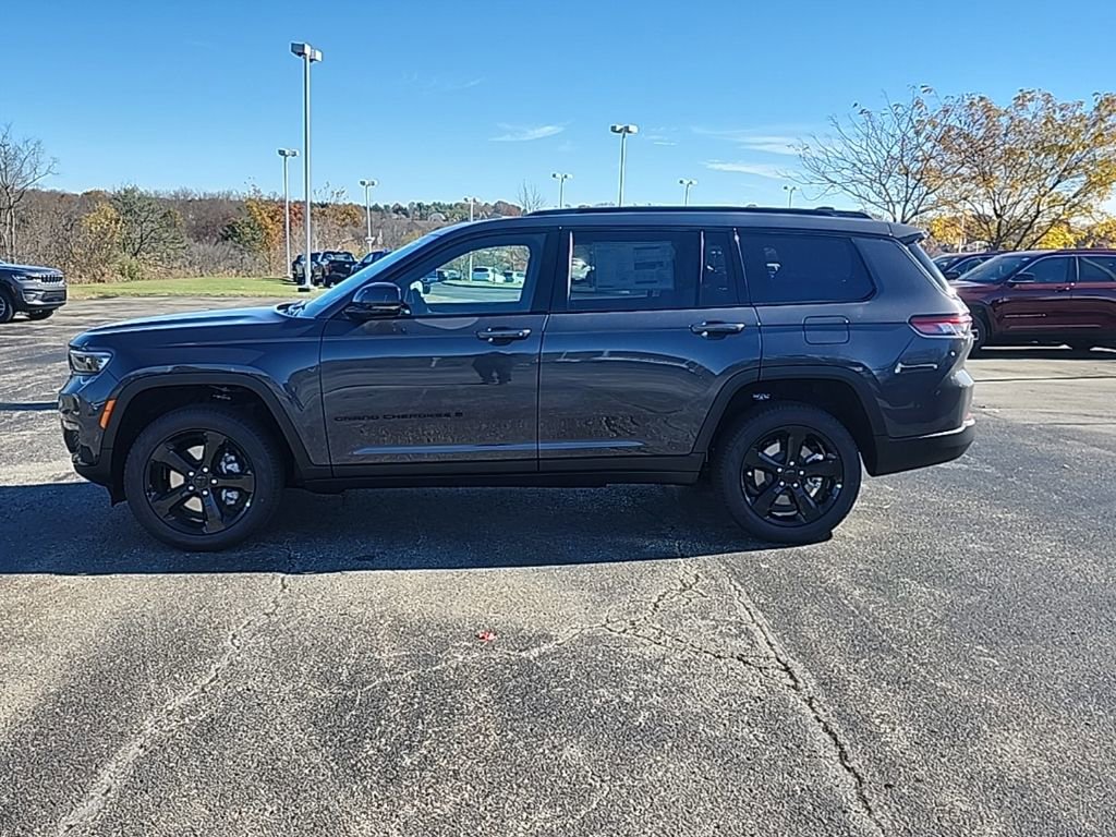 New 2025 Jeep Grand Cherokee L Limited w/ Black Appearance Package AWD/4WD image 6