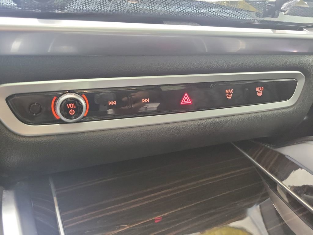 Used 2025 BMW X6 xDrive40i image 31