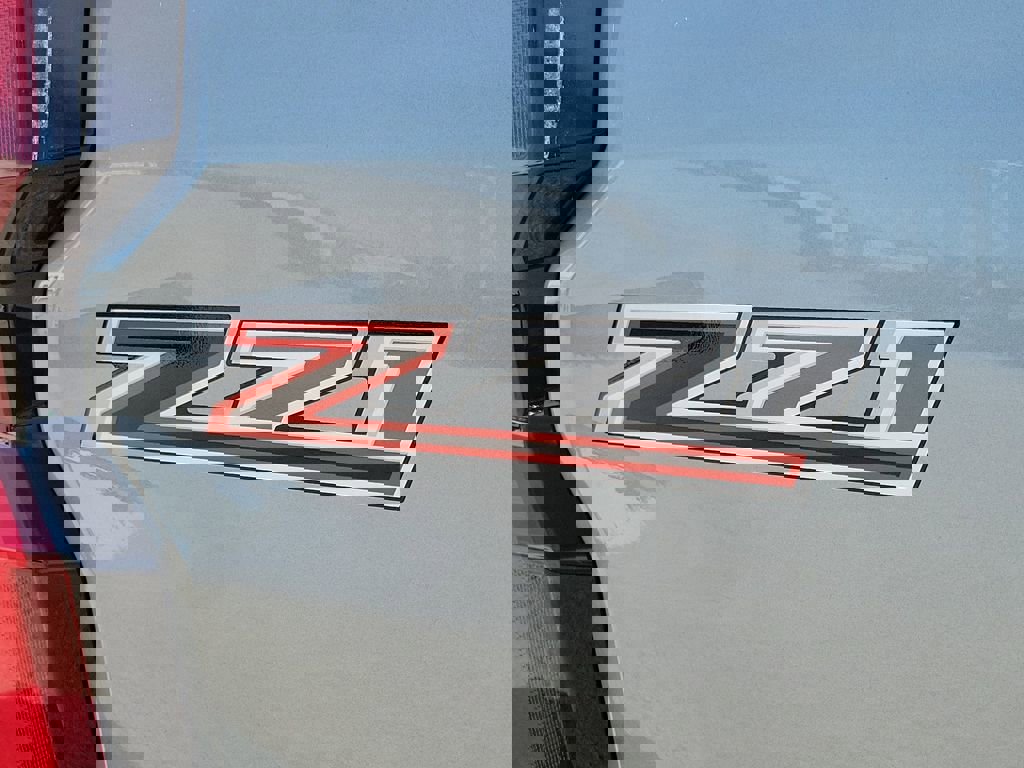 Used 2024 Chevrolet Colorado Z71 w/ Z71 Convenience Package 2 image 6