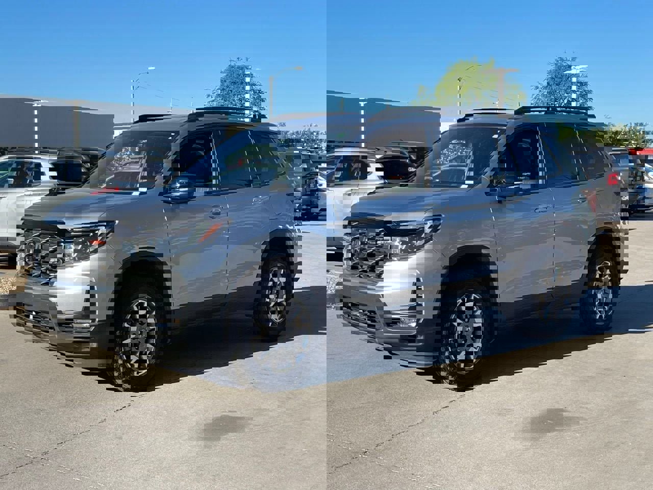 Used 2023 Honda Passport TrailSport image 2