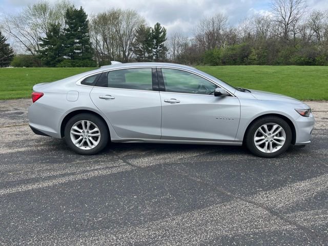 Used 2017 Chevrolet Malibu LT image 2