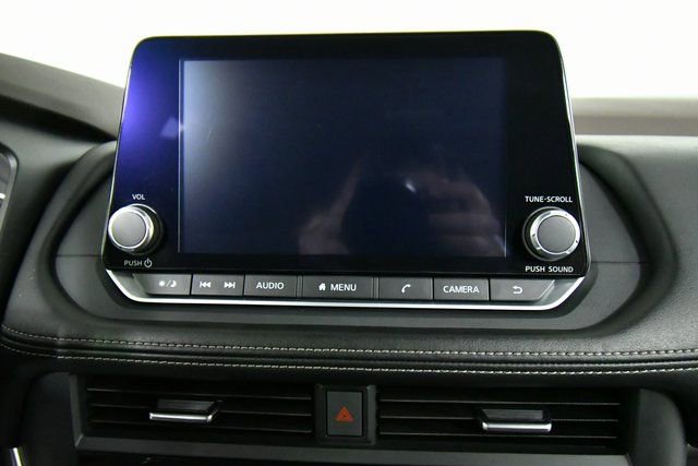 Used 2023 Nissan Rogue SV image 4