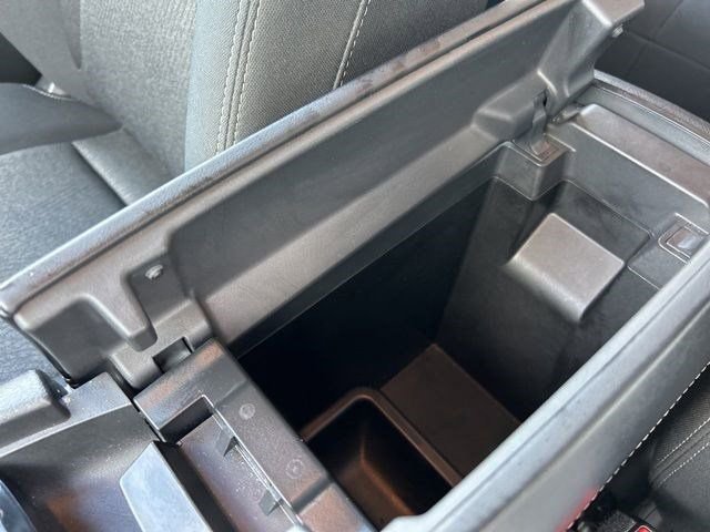 Used 2024 Nissan Rogue SV image 34