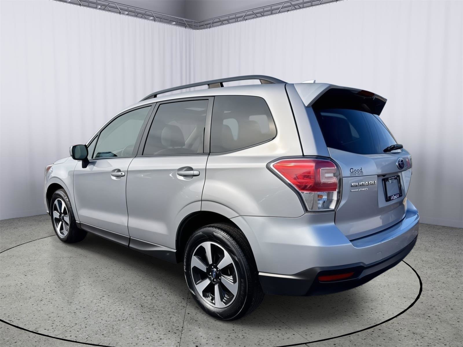 Used 2018 Subaru Forester 2.5i Premium w/ All-Weather Package AWD/4WD image 10