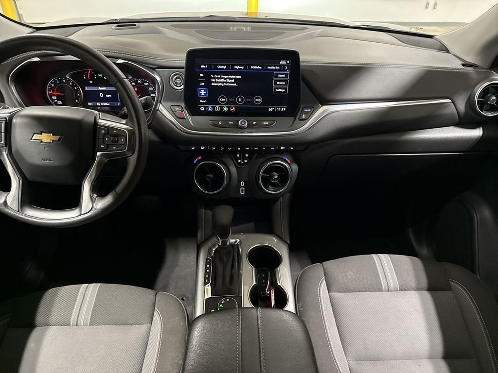 Used 2025 Chevrolet Blazer LT FWD image 10