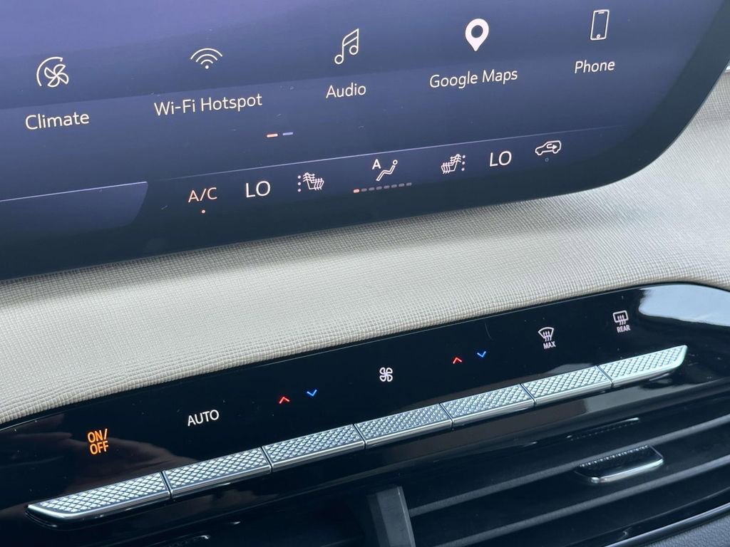 Certified 2025 Buick Enclave Preferred w/ Power Package image 30