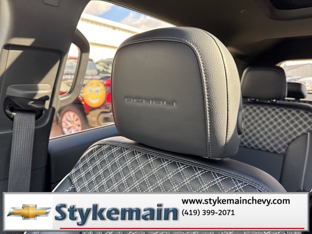 Used 2024 GMC Acadia Denali image 60