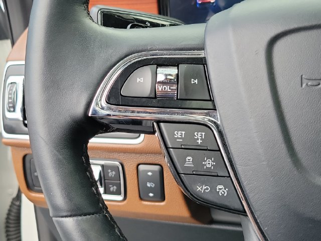 Used 2024 Lincoln Navigator Reserve AWD/4WD image 17