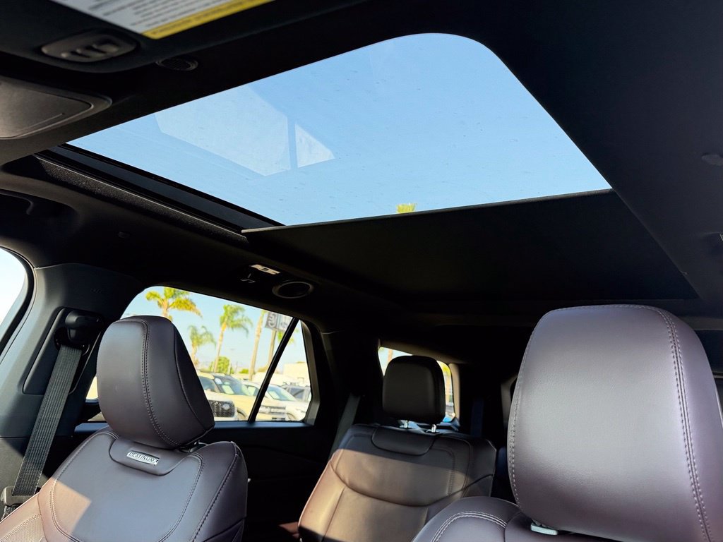 Used 2026 Ford Explorer Platinum RWD image 18