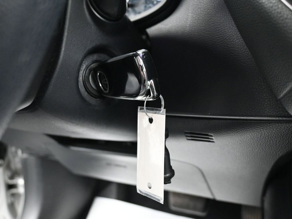 Used 2022 Toyota Corolla LE image 23