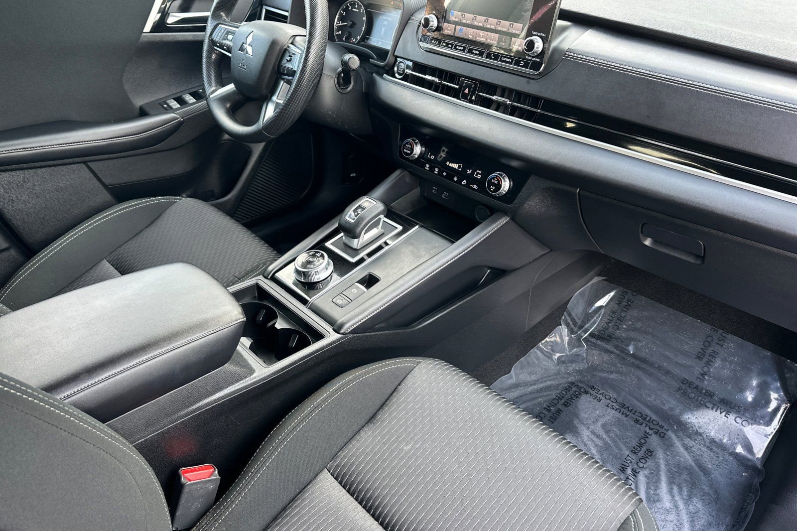 Used 2022 Mitsubishi Outlander ES image 19