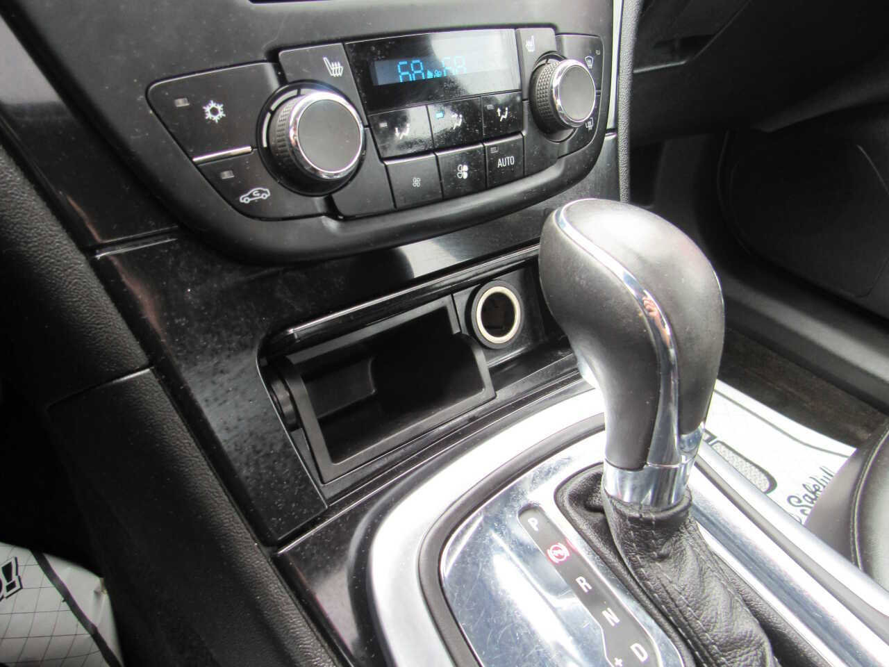 Used 2013 Buick Regal Premium image 14