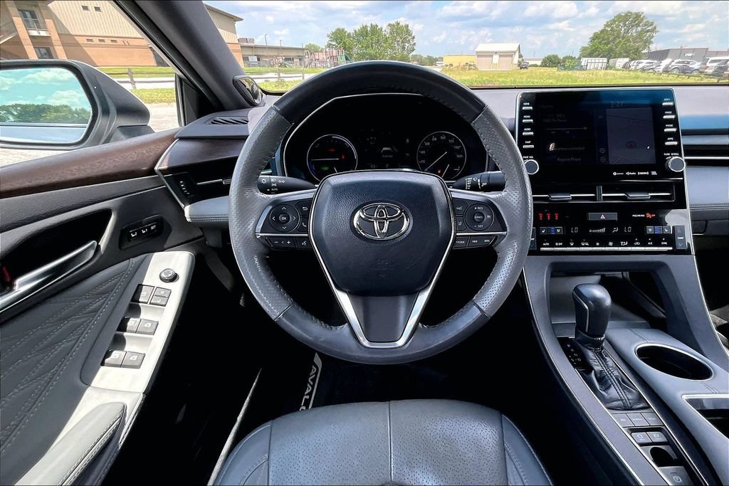Used 2019 Toyota Avalon Limited w/ Advanced Safety Package FWD image 5