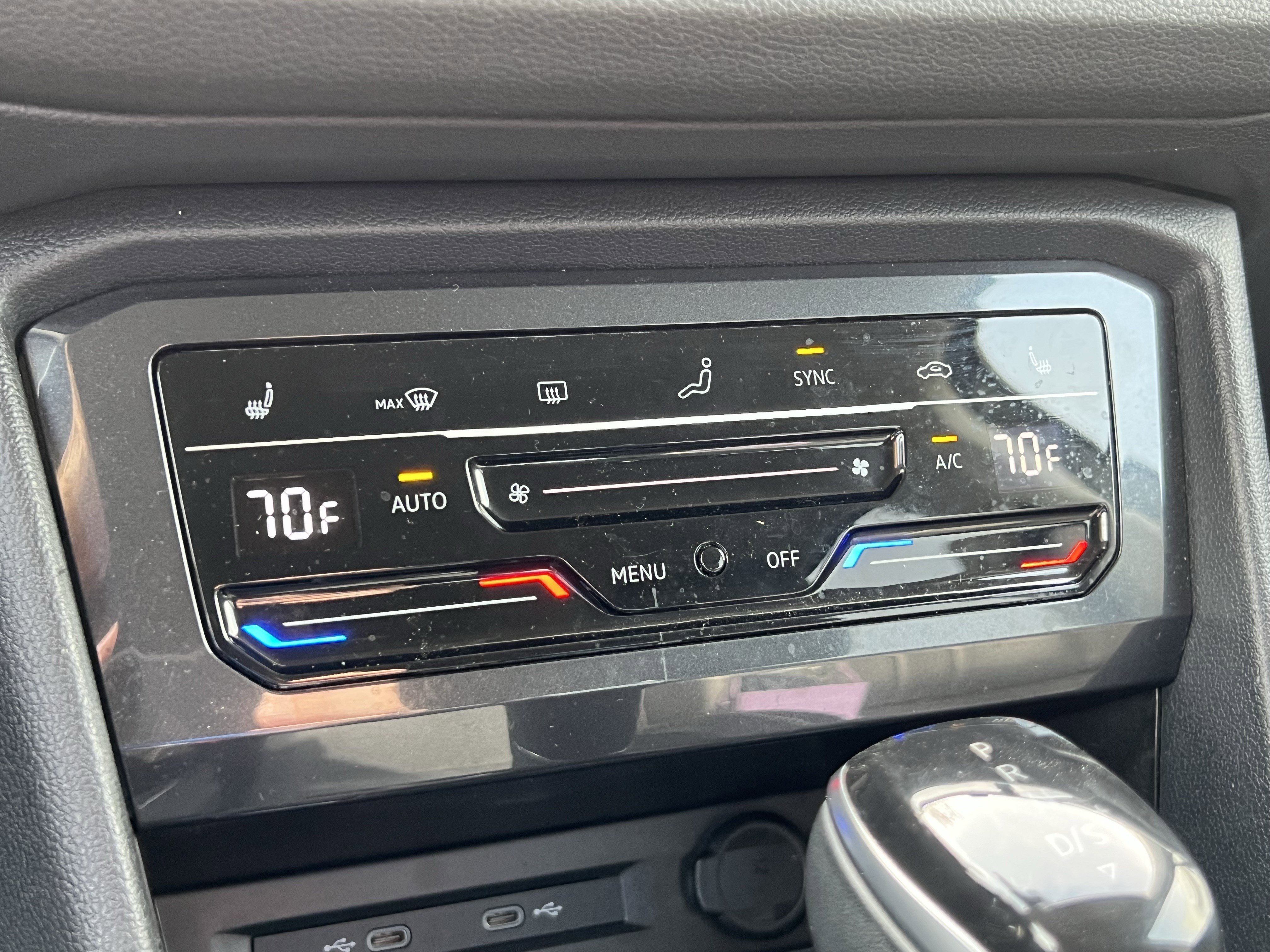 Used 2022 Volkswagen Tiguan SE image 29