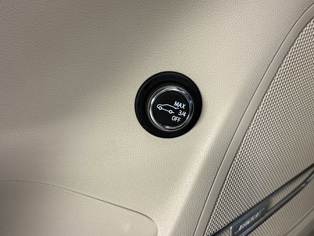 Used 2022 Buick Envision Avenir w/ Technology Package II image 24