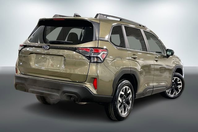 Used 2025 Subaru Forester Premium image 13