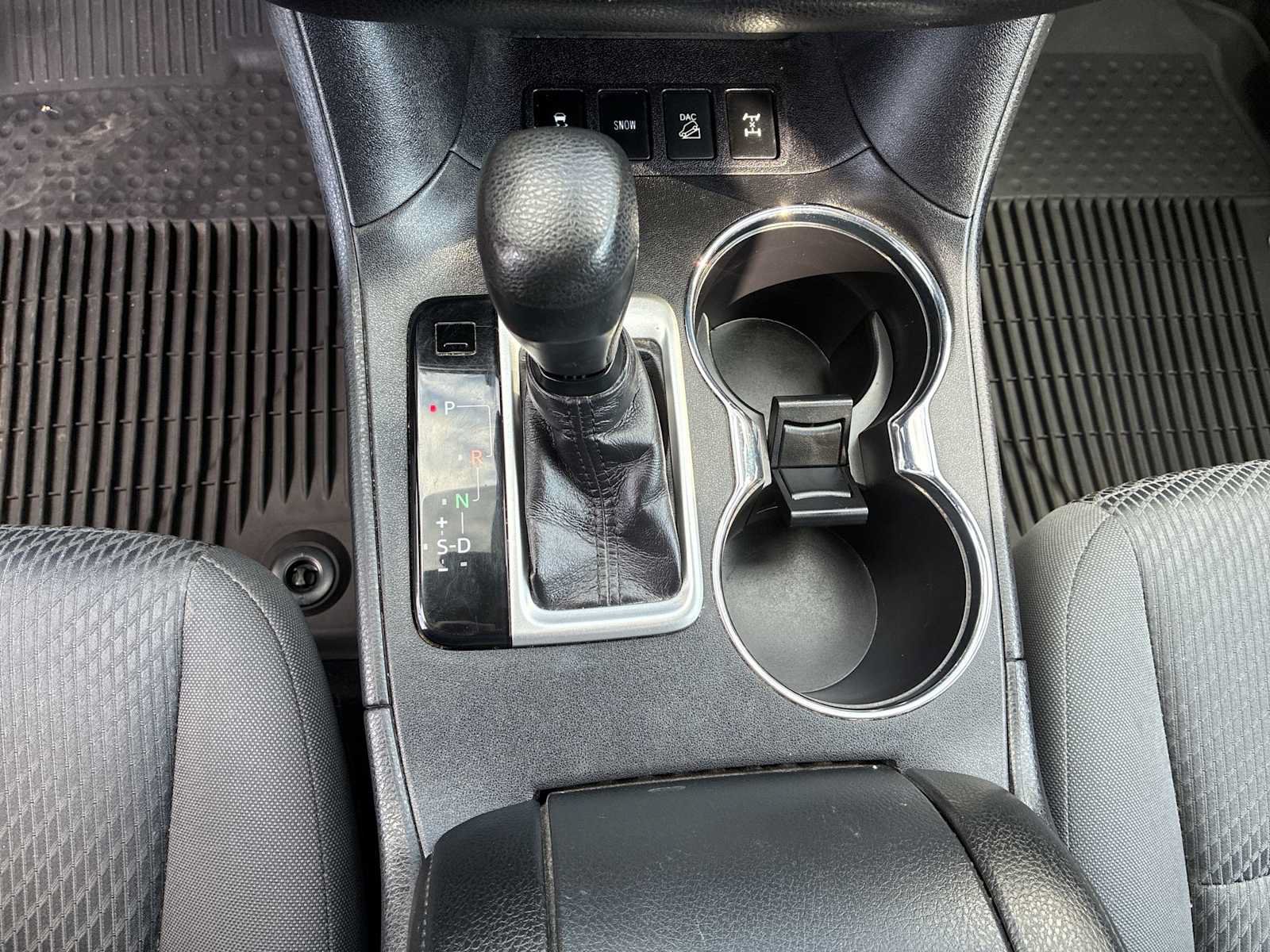 Used 2019 Toyota Highlander LE AWD/4WD image 20