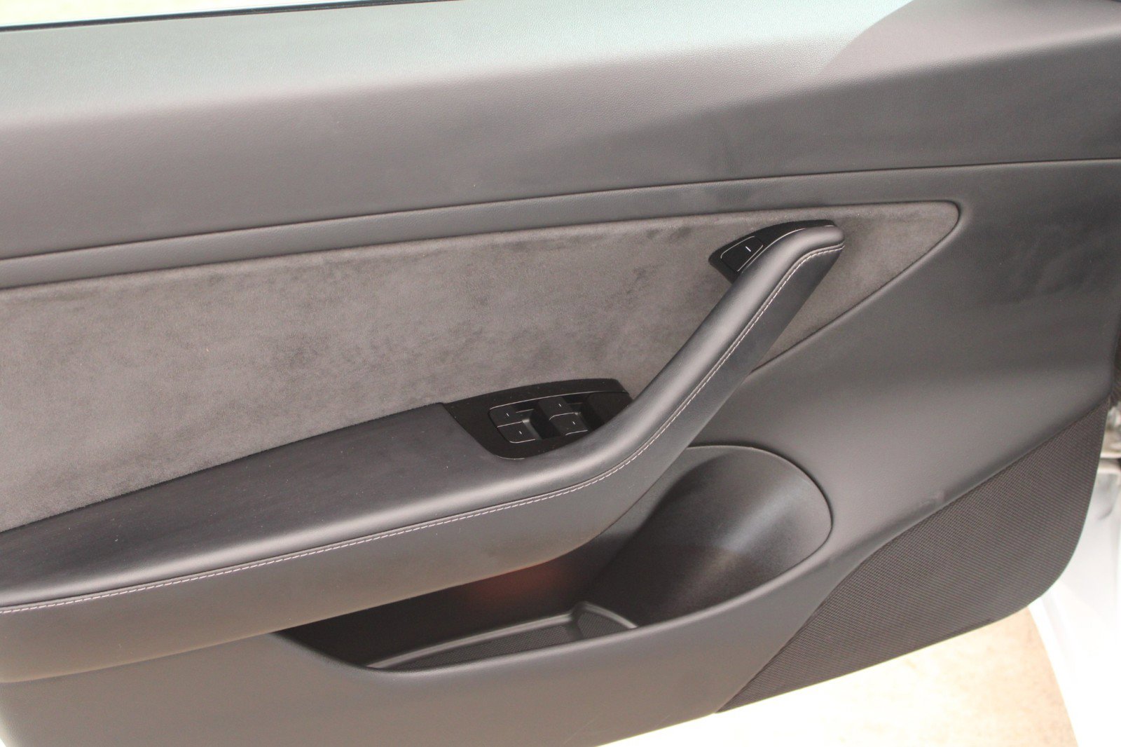 Used 2018 Tesla Model 3 Long Range image 15