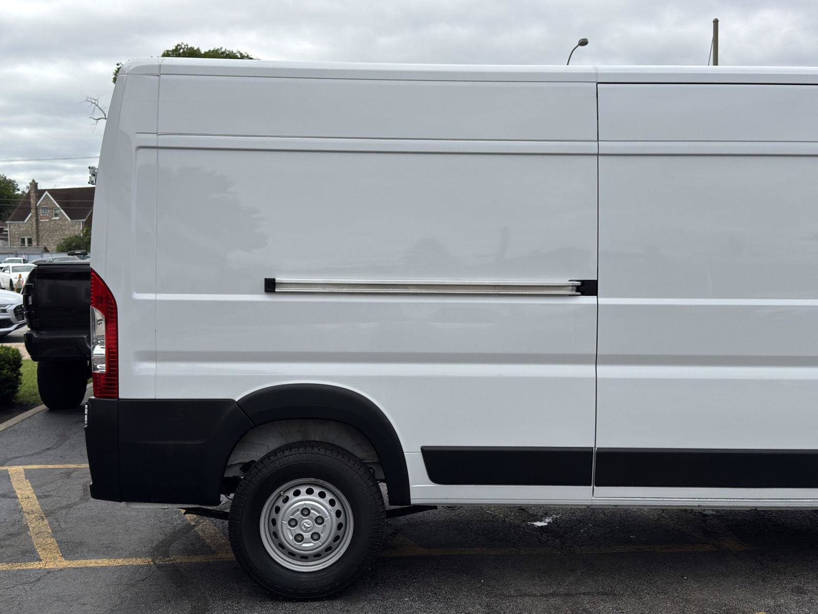Used 2025 RAM ProMaster 2500 w/ Convenience Group FWD image 14