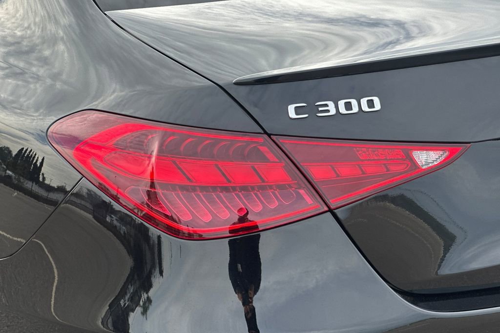 Used 2025 Mercedes-Benz C 300 Sedan image 25