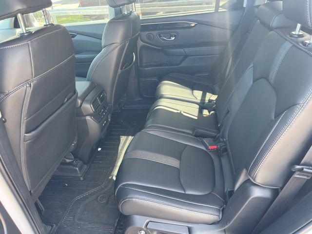 Used 2023 Honda Pilot Touring image 11