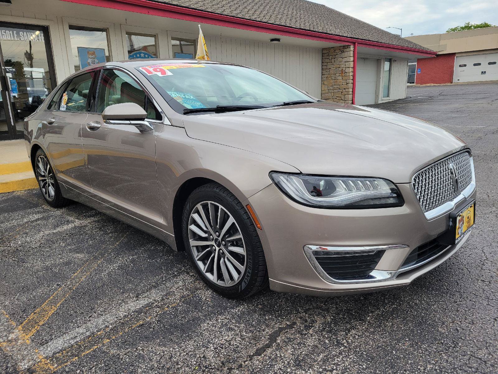 Used 2019 Lincoln MKZ Reserve FWD image 3