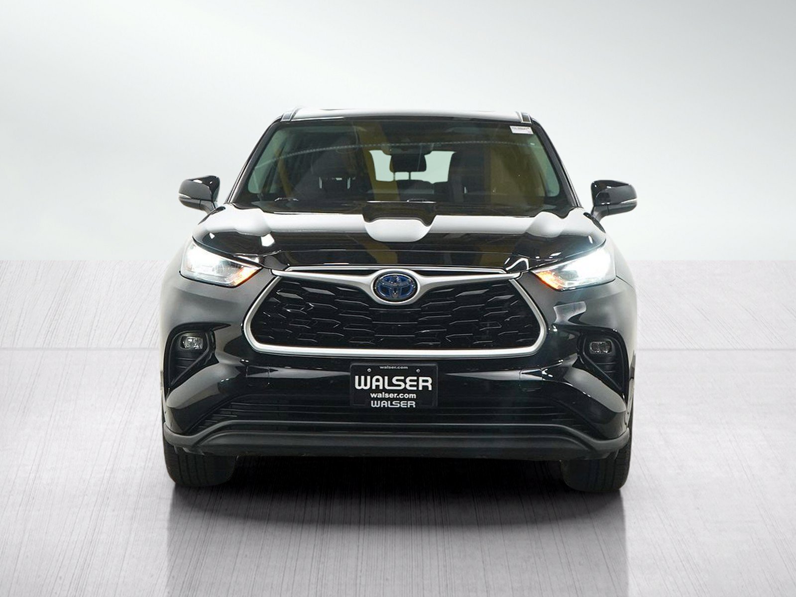 Used 2020 Toyota Highlander XLE AWD/4WD image 8