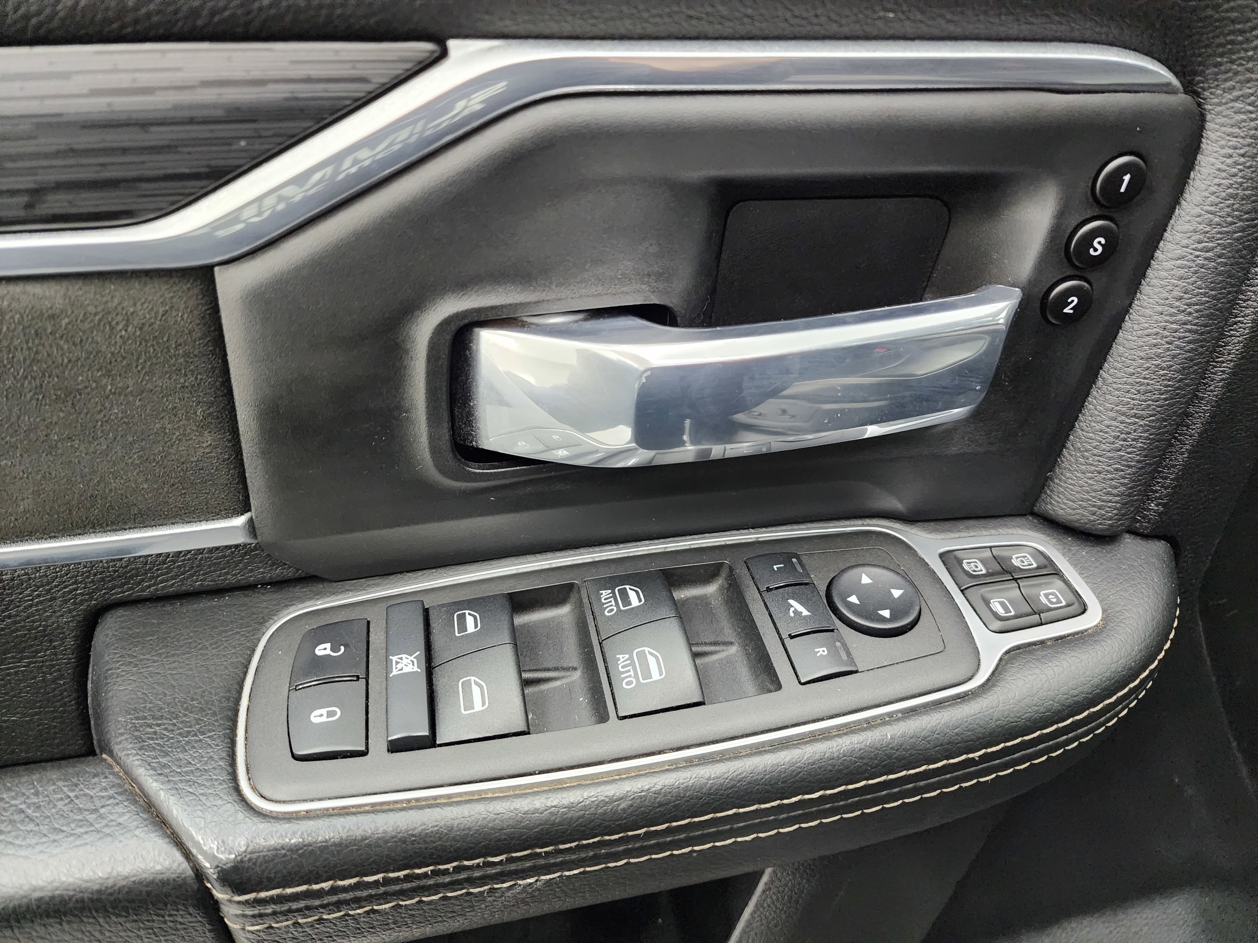 Used 2024 RAM 2500 Laramie w/ Sport Appearance Package image 42